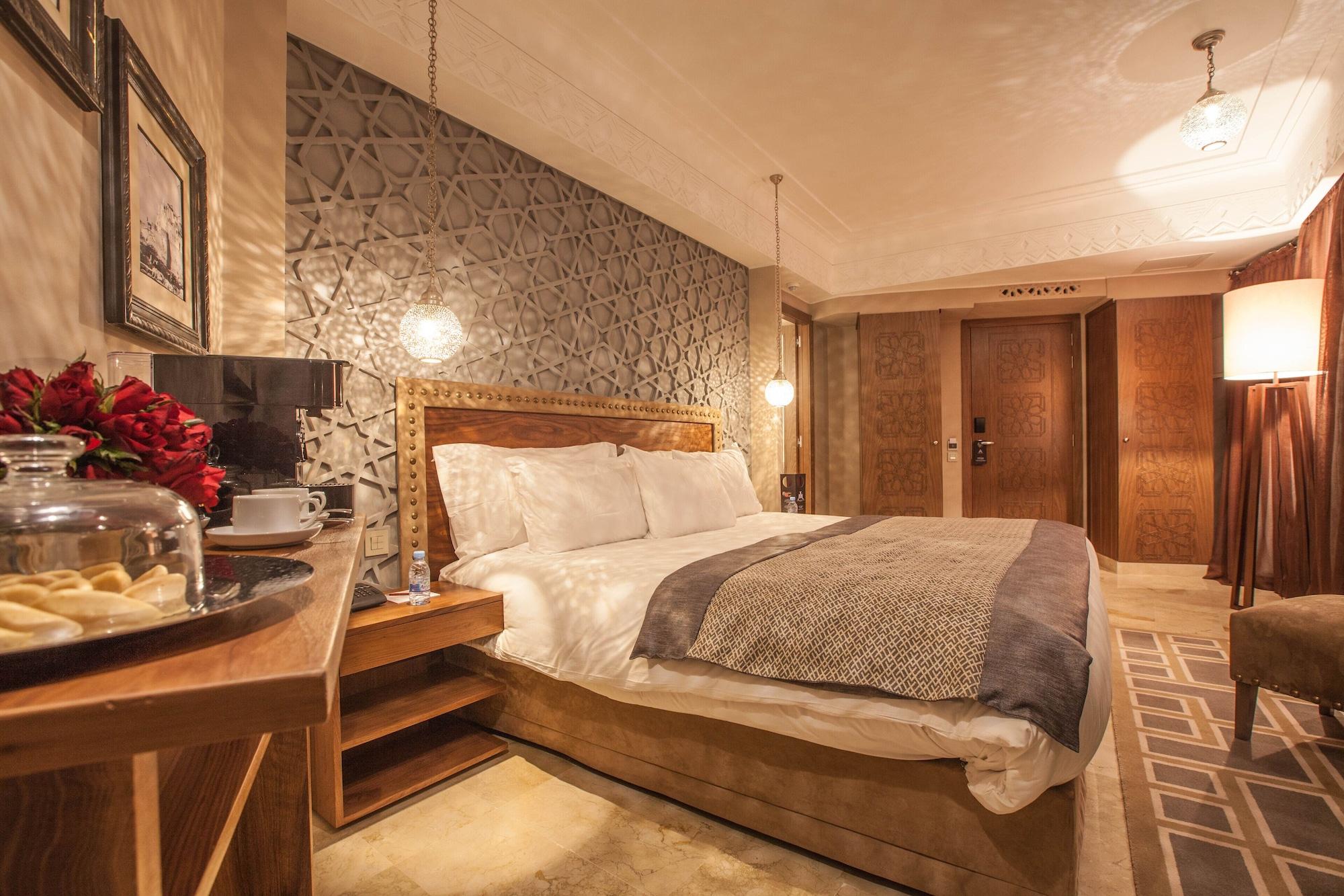 Hivernage Hotel & Spa Marrakesh Esterno foto A bedroom at the hotel